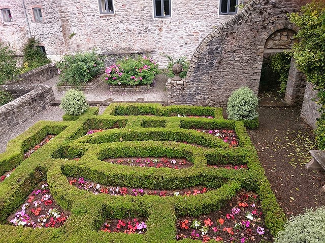 plymouth attractions elizabethan gardens